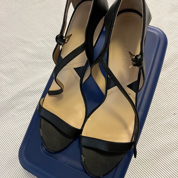 NEVER USED 9.5 Gorgeous Black LEATHER Sandal - Picture 4 of 11